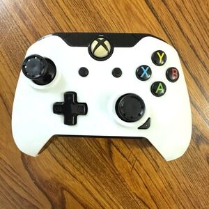 PDP Wired Controller 048-082 White for Xbox One No‎ Wire - Untested - Parts Only